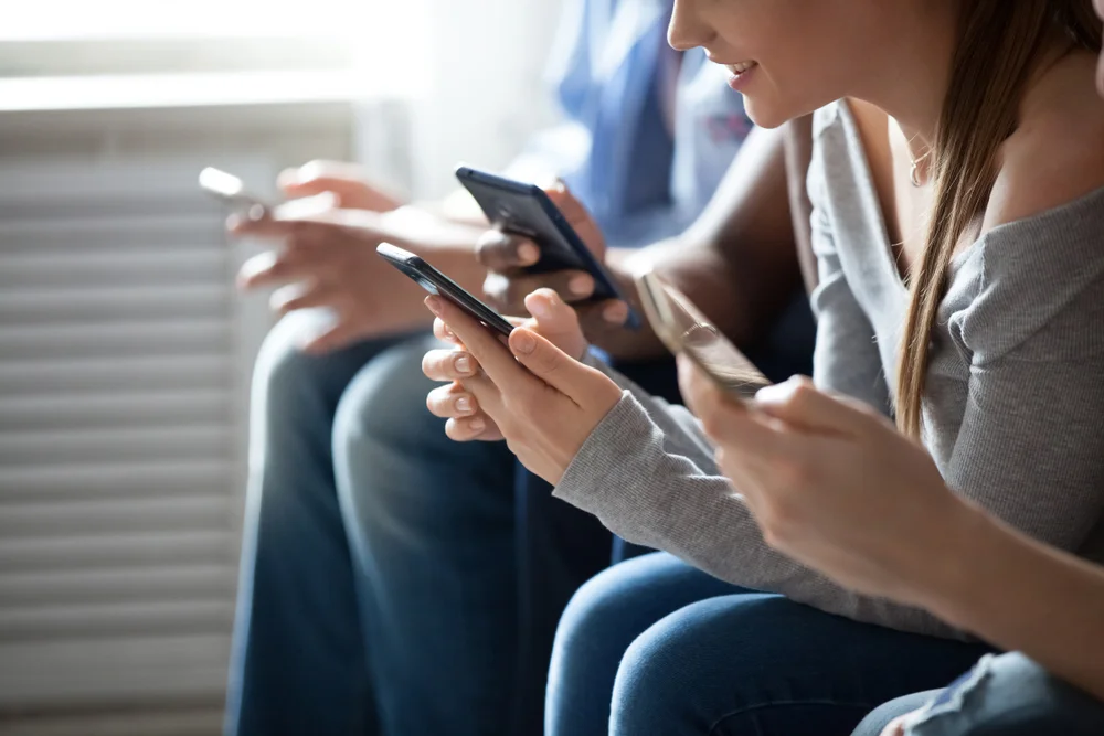 3 Ways to Implement Conversational Marketing on SMS | Message Whiz Conversational SMS marketing being used by loyal customers