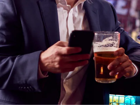 Happy hour hopping with SMS for pubs and bars